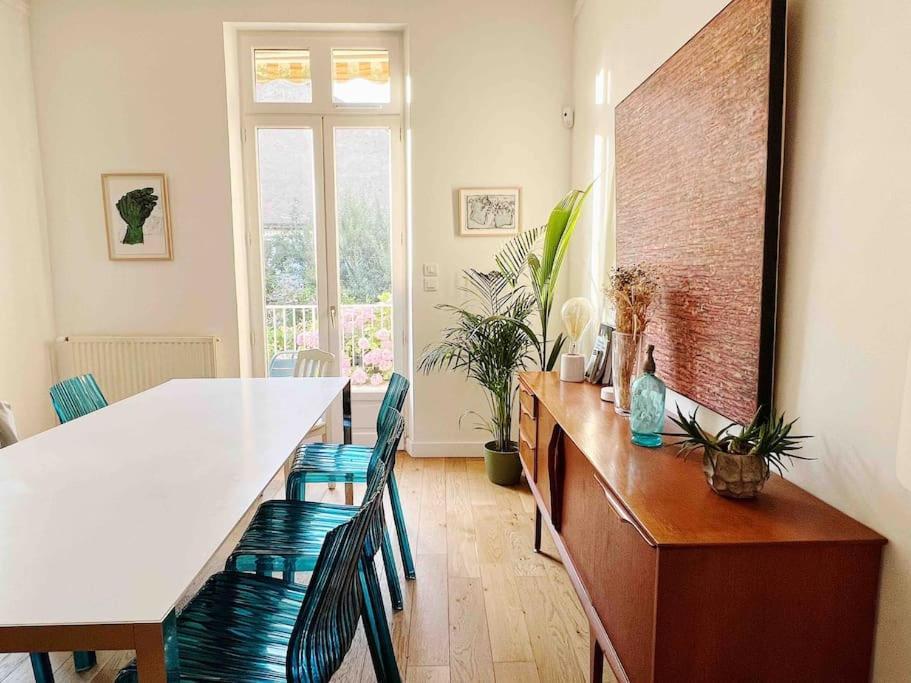 Jolie Maison Avec Terrasse Dans Le Centre, Au Calme *